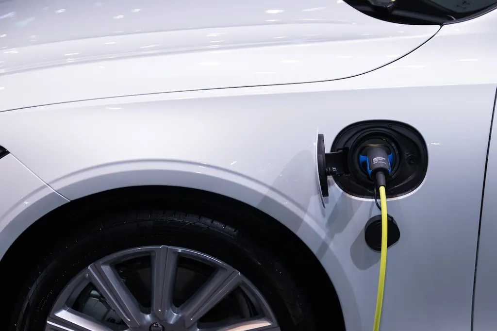 Cover image: 5 keys to the integration of the BMS in electric vehicles